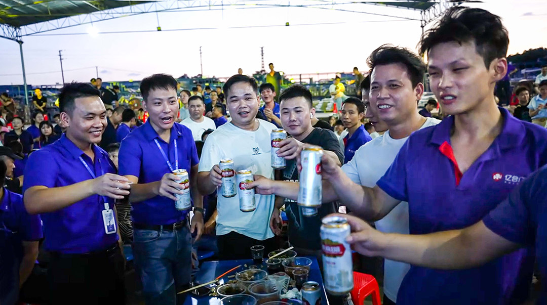 億合門窗第五屆狂歡啤酒節“冰”力全開