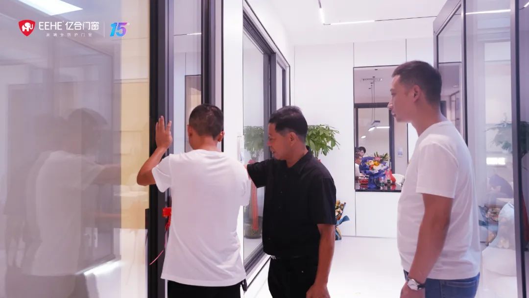 億合門窗五年戰略啟幕：溫州瑞安紅星宏業駿開